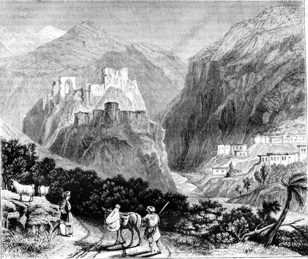 Monte Amanus. Vista de um castelo em ruínas, gravura vintage . — Fotografia de Stock
