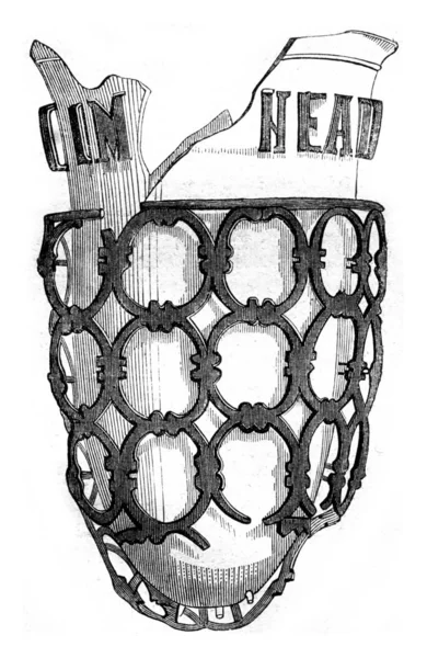 Copa de vidrio, encontrado Estrasburgo en 1825, grabado vintage . — Foto de Stock