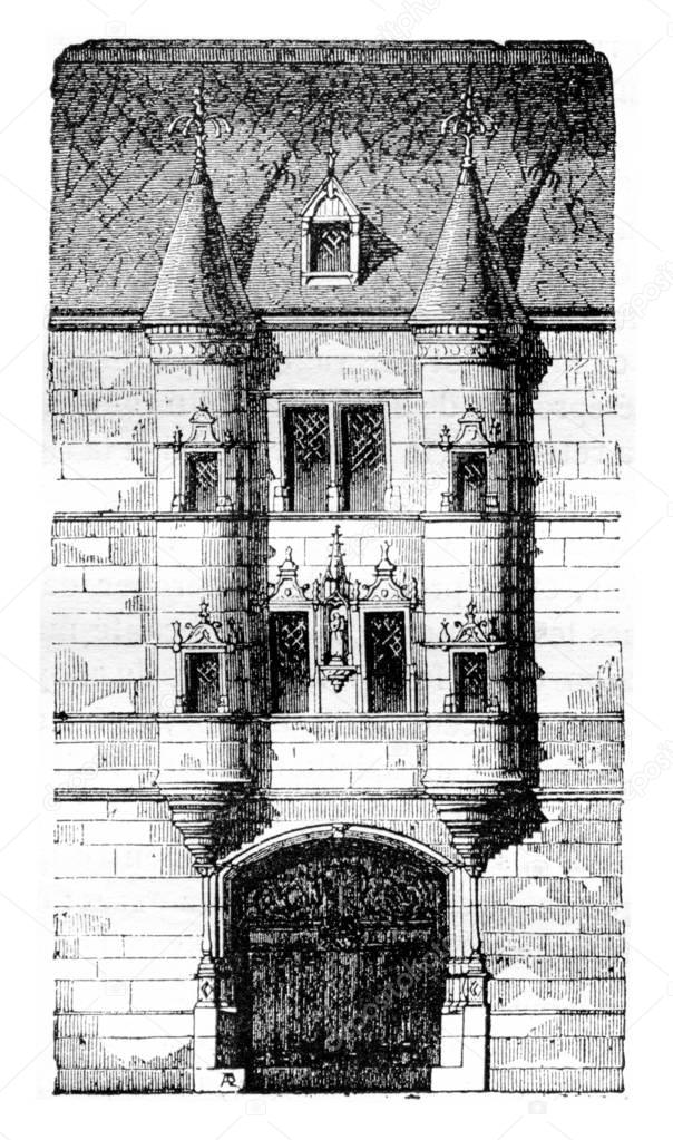 Entrance of a house of the eighteenth century, Reims, vintage en