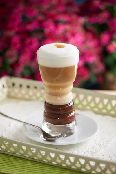 Bellissimo caffè latte — Foto Stock