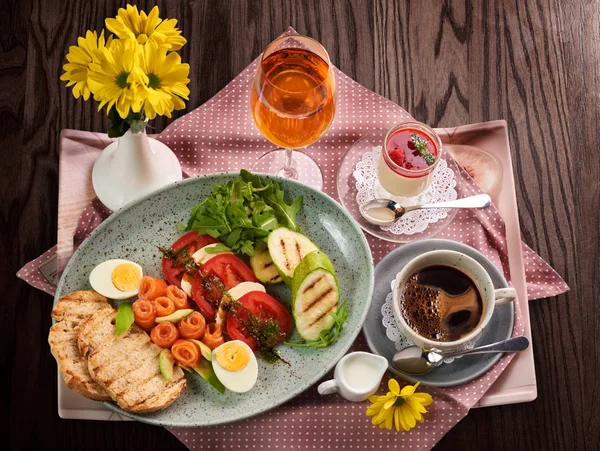 Een traditioneel Italiaans ontbijt — Stockfoto