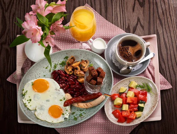 Ein traditionelles deutsches Frühstück — Stockfoto