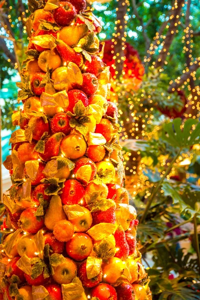 Bunte Winterdekoration Mit Äpfeln Und Birnen — Stockfoto