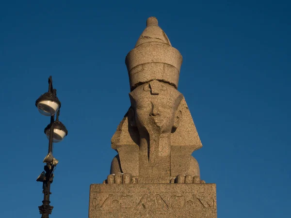  Neva Embankment üzerinde Sfenks