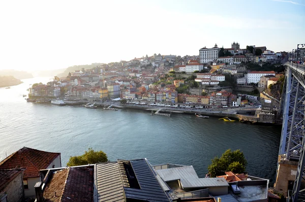 Pohled přes řeku douro a město porto — Stock fotografie