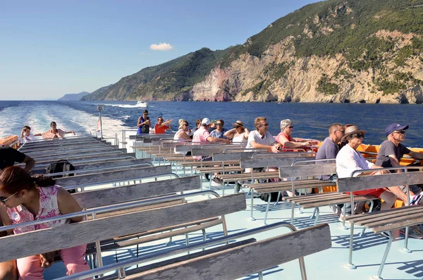 Touristic Boat Traveling Tuscan Coast — Stock Photo, Image