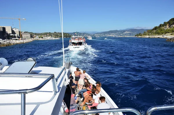 Barcos Turísticos Que Viajan Por Costa Toscana —  Fotos de Stock