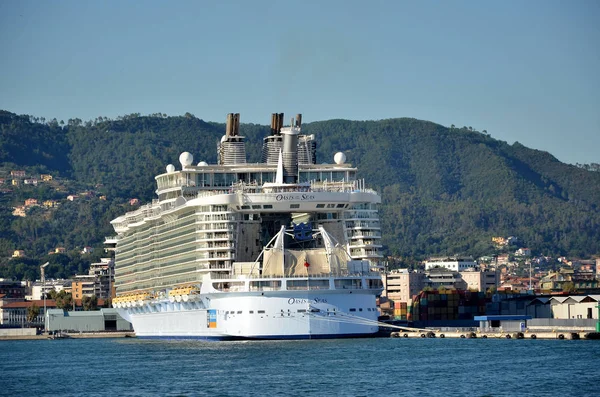 Cruise Boat Italian Coast — Stock Photo, Image