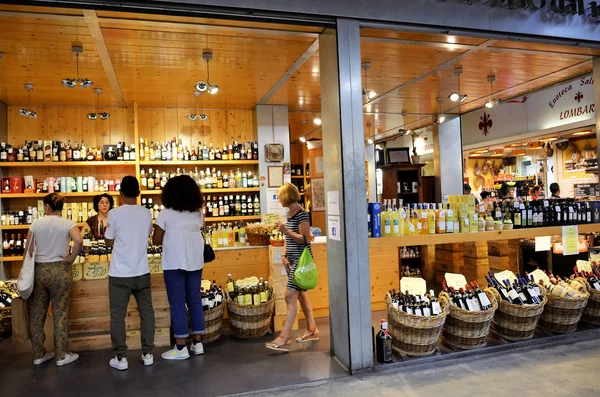 Tienda Vinos Licores Mercado Florencia — Foto de Stock