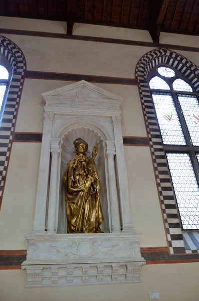 Estatua Bronce Dorado Una Capilla Florencia — Foto de Stock