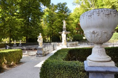 Aranjuez 'de heykelleri olan tarihi park