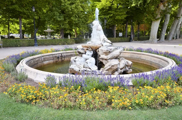 Zahrada Fontánami Sochami Aranjuez — Stock fotografie