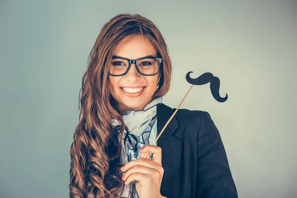 Bıyık tutan kadın portresi portre