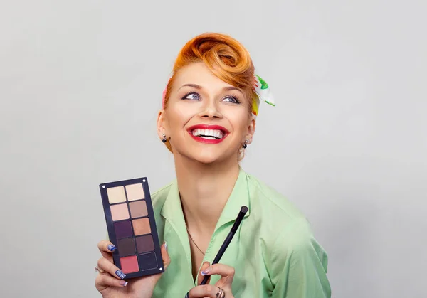Creative beauty makeup artist. Pin up style — Stock Photo, Image
