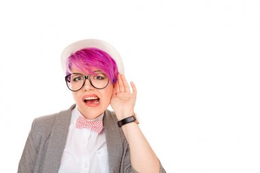 Trendy kız işitme ile ilgili sorunlar yaşıyorsanız