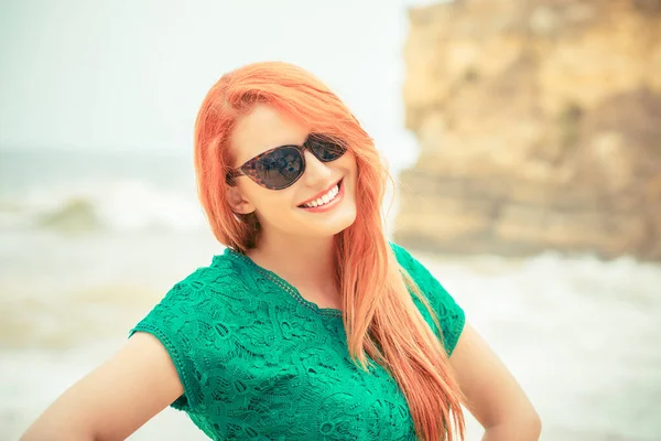 Ταξίδια Στη Θάλασσα Κοντινό Πλάνο Πορτρέτο Όμορφο Ευτυχισμένο Σέξι Χαμογελώντας — Φωτογραφία Αρχείου