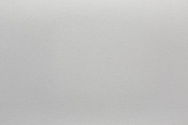 Beyaz çimento duvar; desen taşı beton kağıt, kaya alçılı sıva duvar; boyalı düz soluk pastel arka plan gri zemin katı tahıl