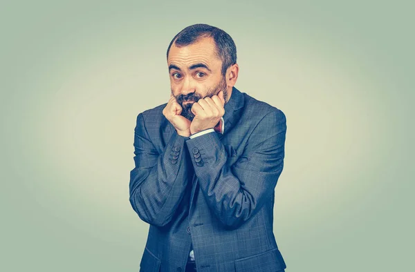 Retrato Ansioso Hombre Barbudo Mediana Edad Mordiéndose Las Uñas Dedos — Foto de Stock