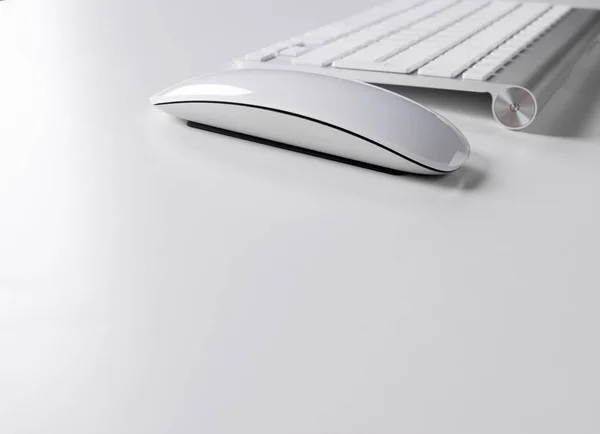 Lugar de trabajo con teclado inalámbrico y ratón sobre fondo blanco — Foto de Stock