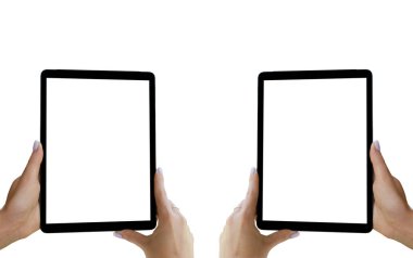 Tablet bilgisayar ile izole beyaz perde holding güzel kadın eller. Kopya alanı ile iş yeri. Metin için boş yer. Sahte için ekran kadar izole. Sağ ve sol el