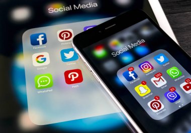 7 Apple iphone ve ipad simgeler sosyal medya facebook, instagram, heyecan, ekranda snapchat uygulama ile pro. Smartphone başlamak sosyal medya uygulaması.