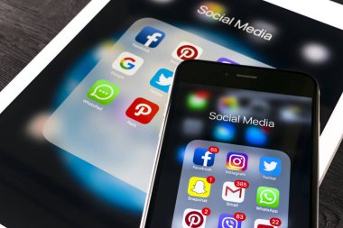 7 Apple iphone ve ipad simgeler sosyal medya facebook, instagram, heyecan, ekranda snapchat uygulama ile pro. Smartphone başlamak sosyal medya uygulaması.