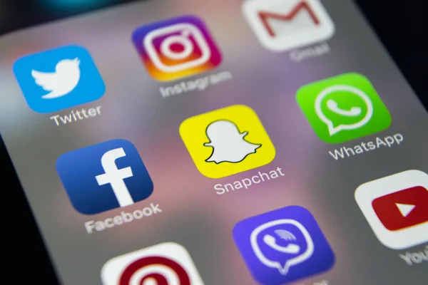 Декабря 2017 Года Apple Iphone Иконками Социальных Сетей Facebook Instagram — стоковое фото