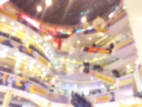Bokeh 쇼핑몰에서 사람들과 Bokeh 흐리게 쇼핑몰에 이미지 흐리게 쇼핑몰 — 스톡 사진