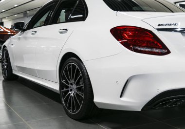 Sankt-Petersburg, Rusya, 12 Ocak 2018: Back view bir Mercedes Benz c 43 2018. Sistem egzoz. Araba dış detaylar. 