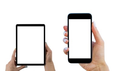Akıllı telefon, tablet bilgisayar izole beyaz ekran ile dizi tutan eller güzel kadın. Kopya alanı ile iş yeri. Metin için boş yer. Sahte için ekran kadar izole. Sağ ve sol el