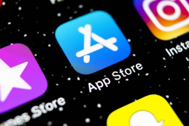 Apple iphone X akıllı telefon ekranında Apple store uygulama simgesi yakın çekim. App Store'un mobil uygulama simgesi. Sosyal ağ. Appstore