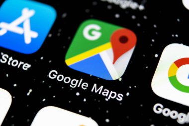Apple iphone X ekranında Google Maps uygulama simgesi yakın çekim. Google Haritalar simgesi. Google haritalar uygulaması. Sosyal medya ağı