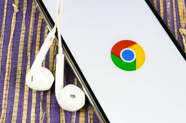 Apple iphone X ekranında Google Chrome uygulama simgesi yakın çekim. Google Chrome uygulama simgesi. Google Chrome uygulaması. Sosyal medya ağı