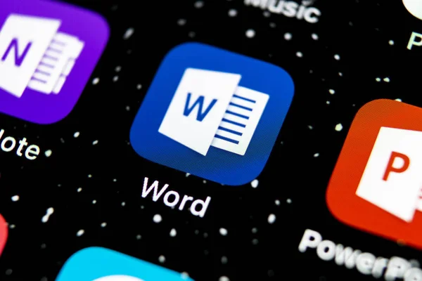 Ikona aplikace Microsoft Word na Apple iphone X obrazovka detail. Microsoft office word ikona. Microsoft office na mobilním telefonu. Sociální média — Stock fotografie