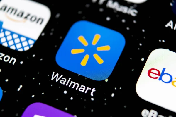 Ícone do aplicativo Walmart no Apple iPhone X tela close-up. ícone aplicativo Walmart. Walmart.com é uma empresa multinacional de varejo — Fotografia de Stock