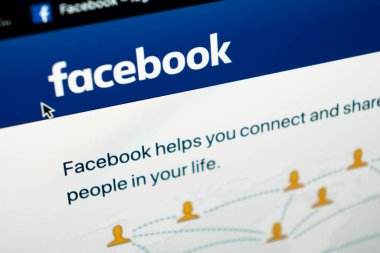 Sankt-Petersburg, Rusya, 11 Mayıs 2020: Apple iMac ekranında Facebook uygulama simgesi. Facebook uygulama simgesi. Sosyal medya ikonu. Sosyal ağ