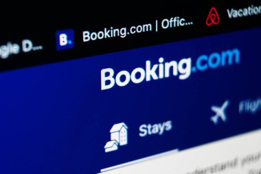 Sankt-Petersburg, Rusya, 11 Mayıs 2020: Apple iMac ekranında Booking.com uygulama ana sayfa ikonu. Uygulama simgesi rezervasyon ediliyor. Rezervasyon. Sosyal medya uygulaması. Sosyal ağ
