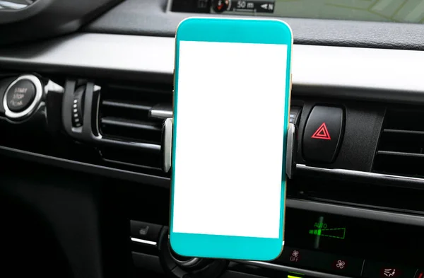 Navigate Gps Için Araba Kullanımında Akıllı Telefon Elinde Akıllı Telefon — Stok fotoğraf