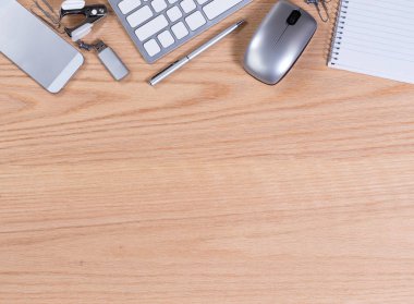 Ofis donatım ve üst borde malzemeleri ahşap masaüstü