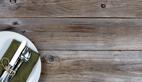 Vaisselle vintage sur table rustique en bois — Photo