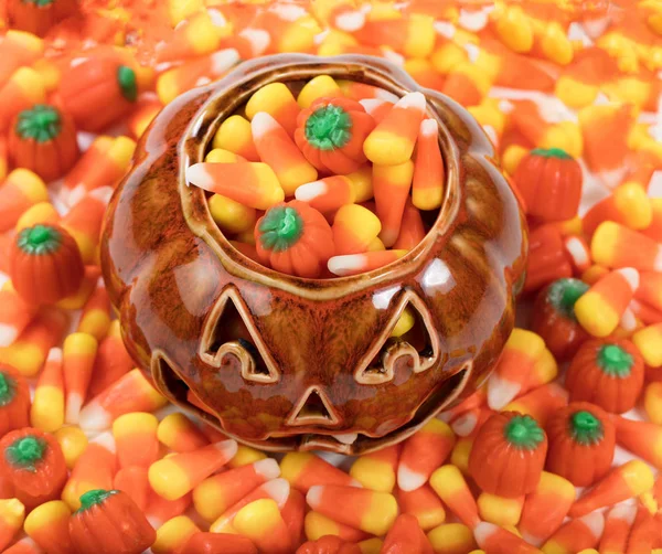 Close up of Halloween Candy Treats in Pumpkin — Stock Photo, Image