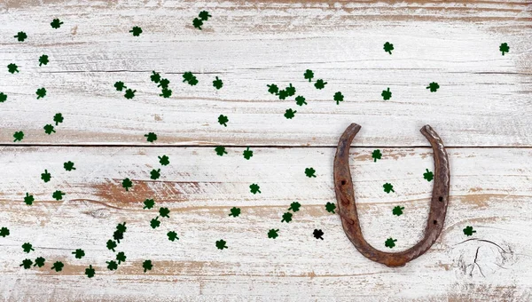 Good luck horseshoe and clover for St Patrick Day — Stock Photo, Image