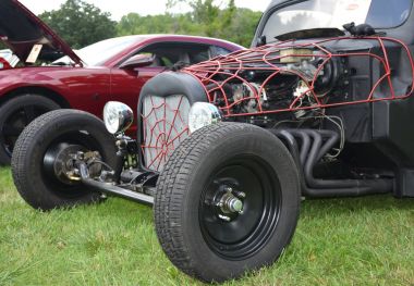 Shakopee, Minnesota, Amerika Birleşik Devletleri - 27 Ağustos 2017: Açık hava sergi ve klasik otomobil satışı