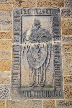 Ortaçağ eski bir Avrupa şehri bina duvar heykel.