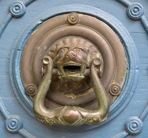 Old Metal Door Handle — Stock Photo, Image