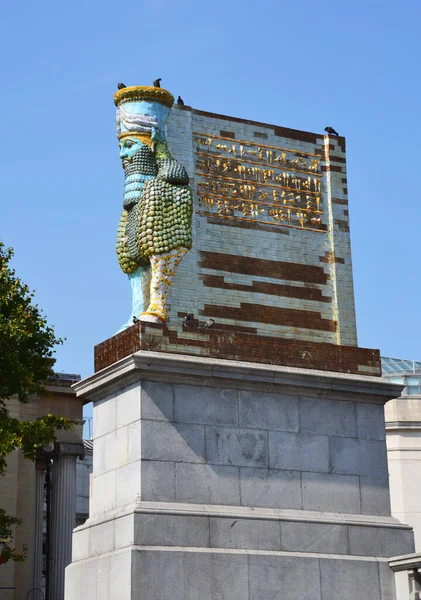 London August 2019 Sculpture Invisible Enemy Should Exist Michael Rakowitz — Stock Photo, Image