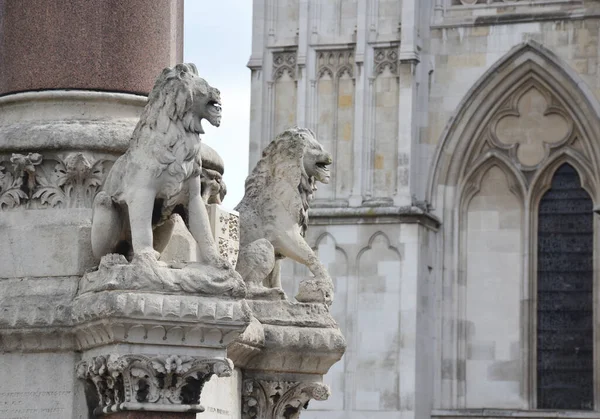 Estátuas Leão Frente Abadia Westminster Westminster Londres Reino Unido Fotos De Bancos De Imagens Sem Royalties