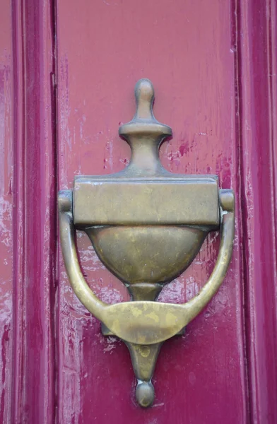 Punho Porta Metal Velho Uma Porta Madeira — Fotografia de Stock