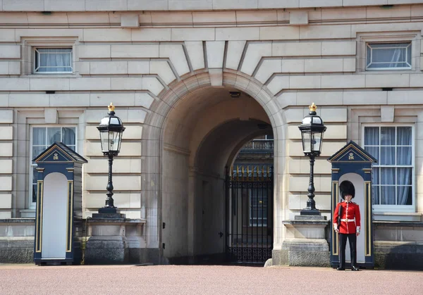 London Серпня 2019 Royal Guard Buckingham Palace London — стокове фото