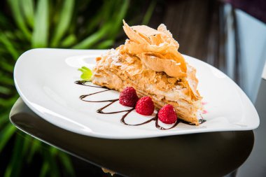 Napolyon Pasta krema ile